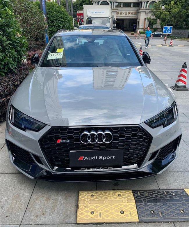 19款奥迪RS4到店,纳多灰+V6双涡轮,破百4.1秒的瓦罐车!