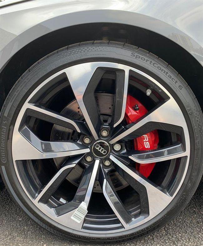 19款奥迪RS4到店,纳多灰+V6双涡轮,破百4.1秒的瓦罐车!