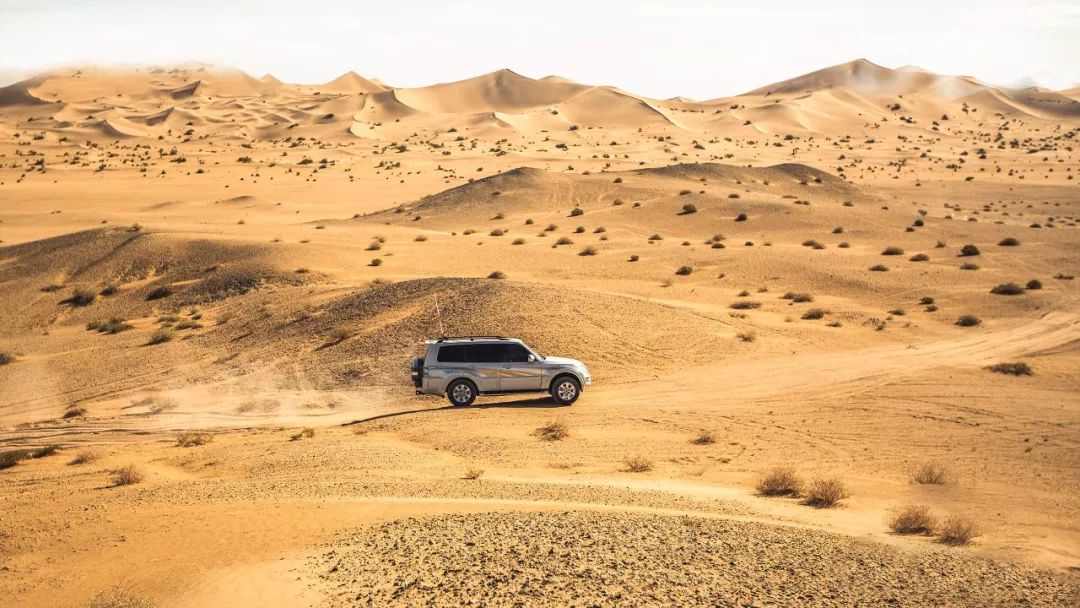 沙漠+戈壁+无人区，这台经典硬派SUV能让所有人路转粉！