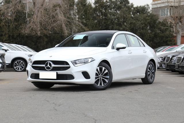 21万买台奔驰,轴距近2.8米,标配主动刹车,开回去比雅阁面子足