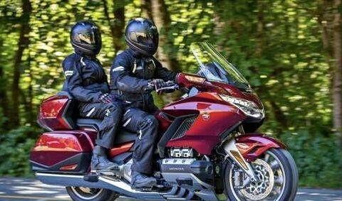 摩托车中旅行车、拉力车、巡航车，这些车都有什么区别