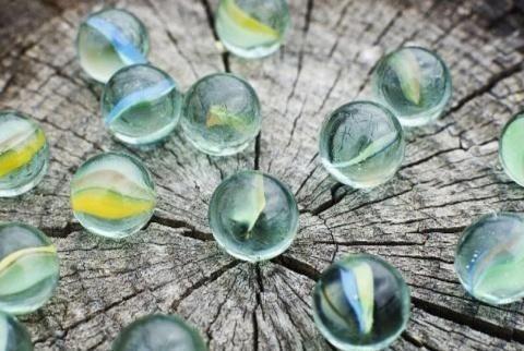 月球背面发现透明玻璃球！自然形成还是人工遗留？科学...