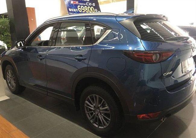 国六马自达CX-5到店实拍,恒星蓝比XR-V帅气,后备箱不大!