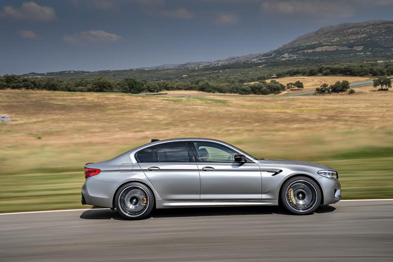 强悍的双涡轮V8引擎,宝马BMW M5冲出7分35.9秒纽柏林单圈成绩
