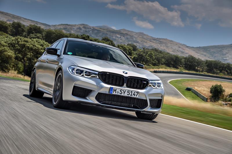 强悍的双涡轮V8引擎,宝马BMW M5冲出7分35.9秒纽柏林单圈成绩