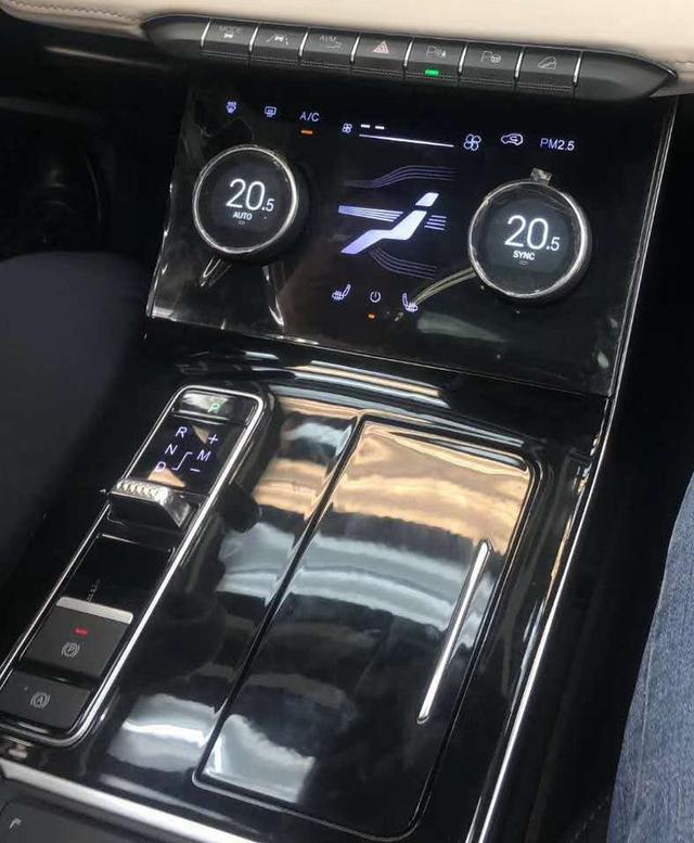 星途全新SUV实车,外观争议大,但这内饰,真的可以玩很久