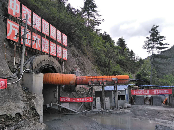 云南一铁路项目涉嫌瞒报死亡事故 政府介入调查