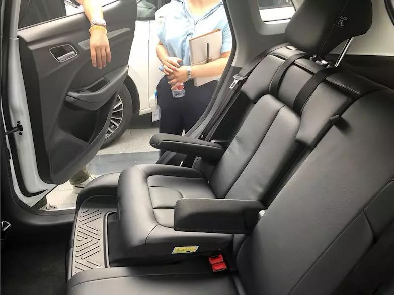 潮妈奶爸的福音,简单4步搞定一体式儿童安全座椅