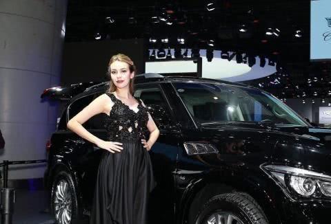 为分割中国市场再出招，世界名模现身中国车展，引现场火爆