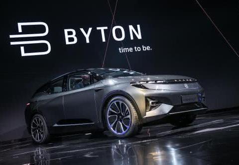 国产SUV抛出“王炸”，搭载48寸大屏，方向盘上还有显示屏