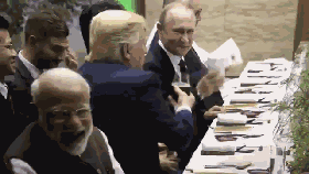 普京G20晚宴自带保温杯获关注，佩斯科夫揭秘：杯中是热茶