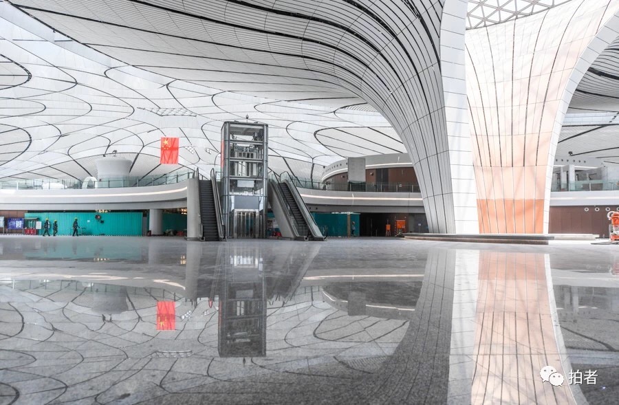 △ 2019年6月22日，北京大兴国际机场航站楼内部画面。摄影 / 新京报记者陶冉