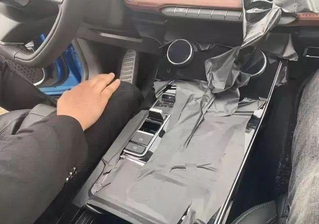 首款产品冲高失败,新车还用玩剩的“套路”,奇瑞注定高端不了?