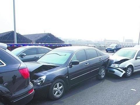 第三者险买50万好还是100万好？车险员说完，车主：干嘛不早说