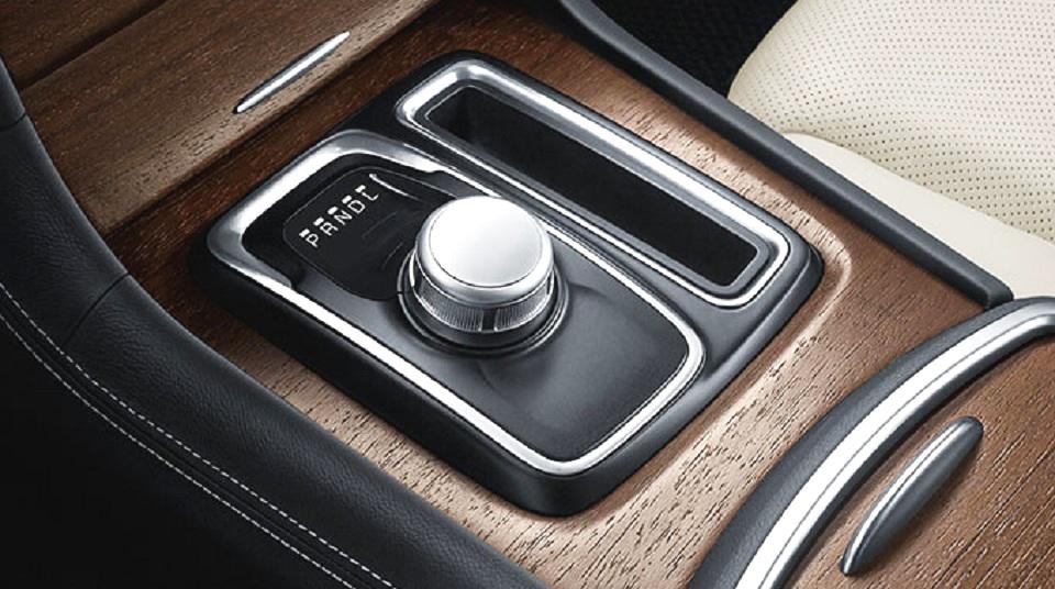 二师兄玩车 |车长超5米,配玛莎拉蒂内饰,V6+8AT,全进口40万起