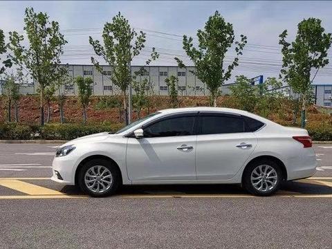 9.4万能购进丐版轩逸吗？入手就是1.6L，但是内里有些“小气”