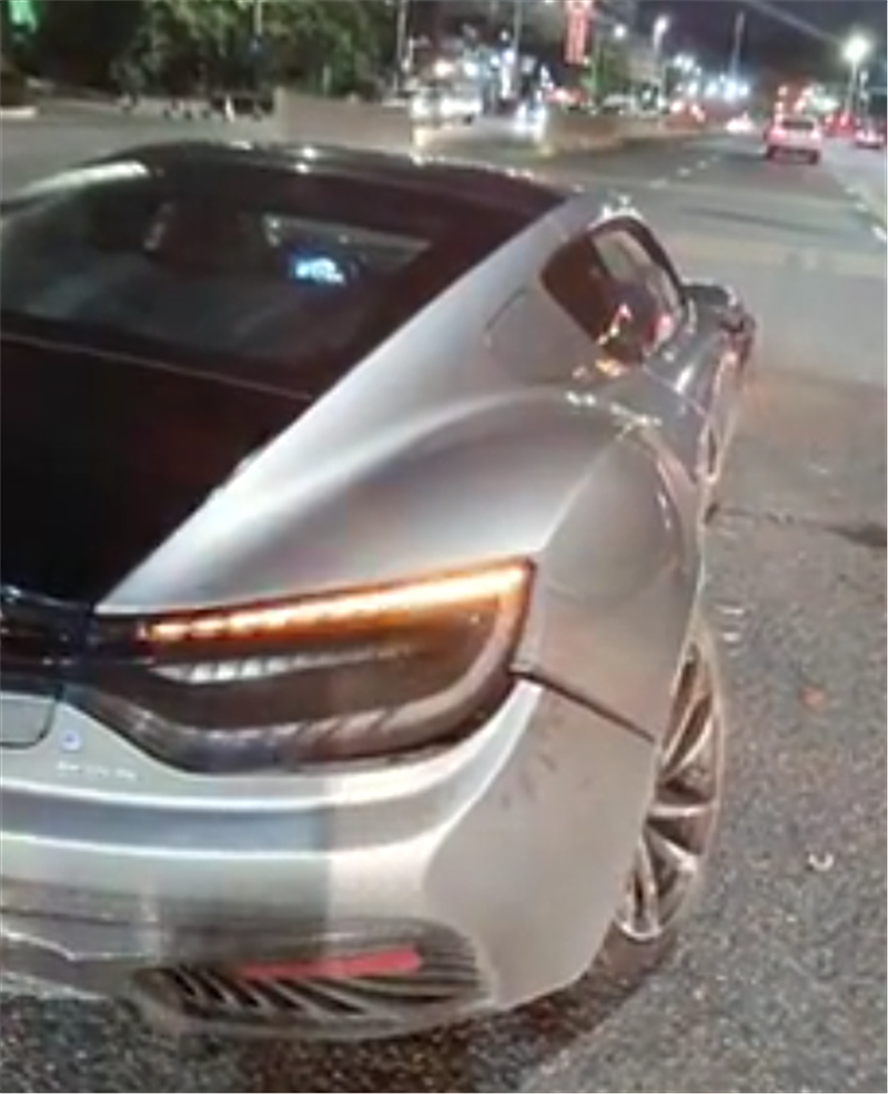 拖车最不喜欢的国产车,车价70万,4.6秒破百,车尾还似迈凯伦