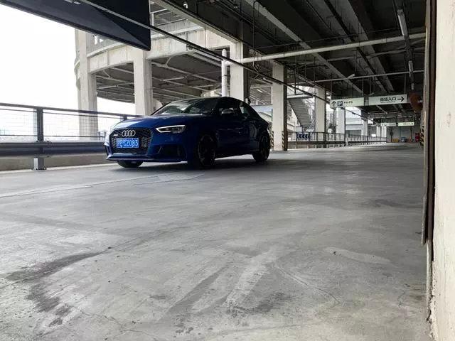 试驾 Audi RS3｜竟然是理想中的A级代步车！