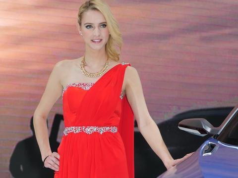 新能源汽车低谷都慌了，奇瑞车展出奇招，请了她难怪卖得好