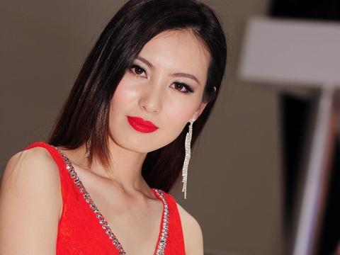 贵族气质力压全场，青出于蓝而胜于蓝，巴博斯到底哪里好？