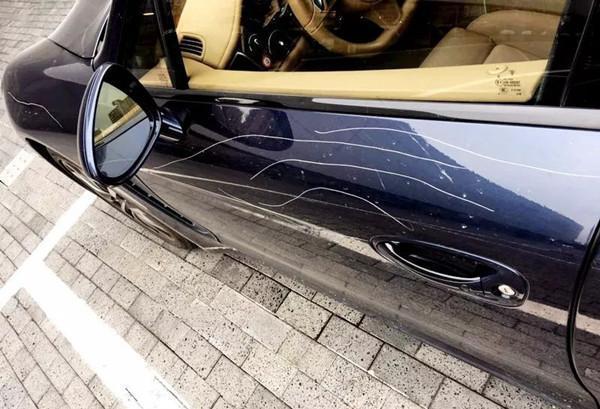 汽车划痕险到底该不该买？一旦遇到这3种情况，网友称这钱花得值