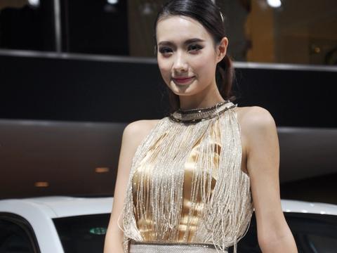 最美车模很像范冰冰，北京现代请她站台，观众们傻傻分不清楚