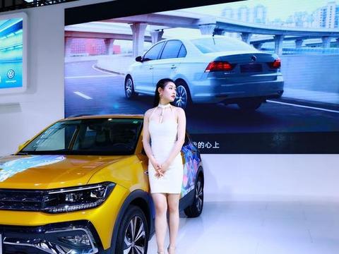 大众才敢这么玩，请来车模太亮眼，新车也难抢她风头