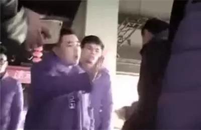 男子参加“一万买车”活动, 商家: 一万是停车费, 提车十万