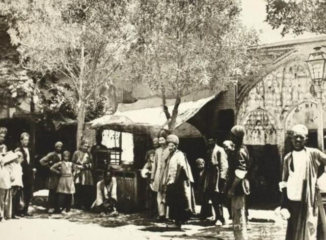 巴列维解放了妇女，为何伊朗女性却带头推翻巴列维王朝呢？