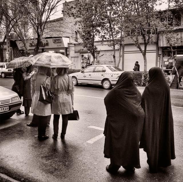 巴列维解放了妇女，为何伊朗女性却带头推翻巴列维王朝呢？