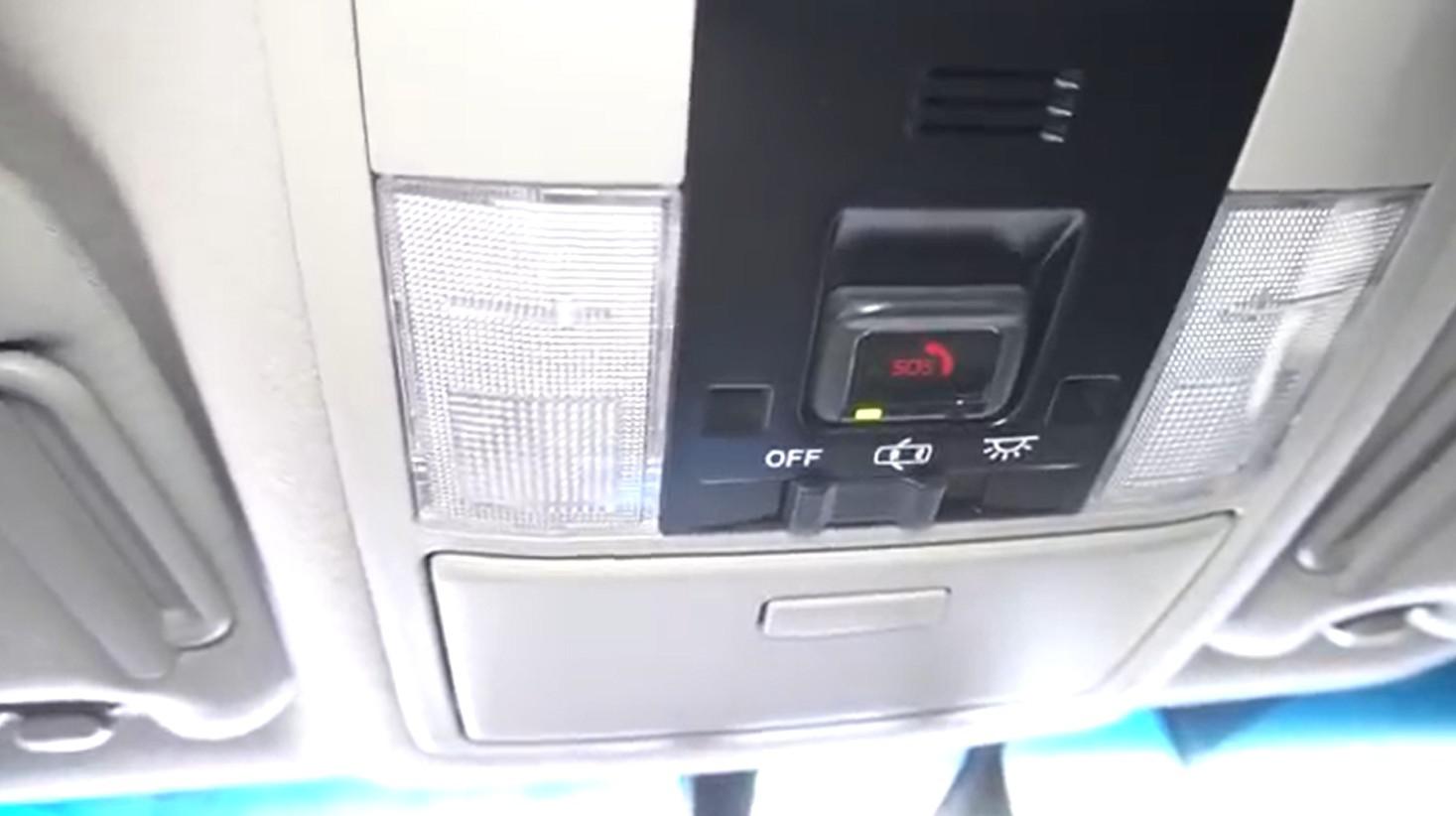 霸气侧漏的中大型SUV 2019款兰德酷路泽普拉多到店实拍