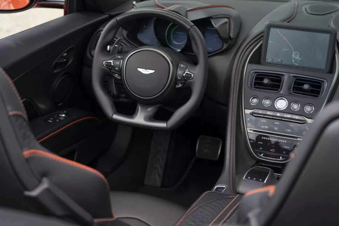 拉风、优雅还要够快?我只想到DBS Superleggera Volante
