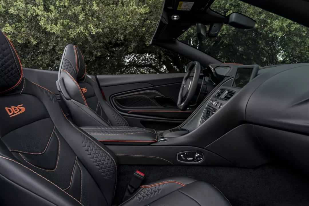 拉风、优雅还要够快?我只想到DBS Superleggera Volante