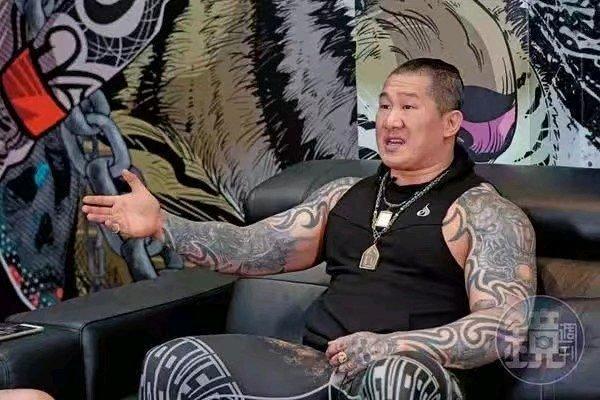 丢人!台湾馆长怯战中国搏击冠军又找新理由:拳