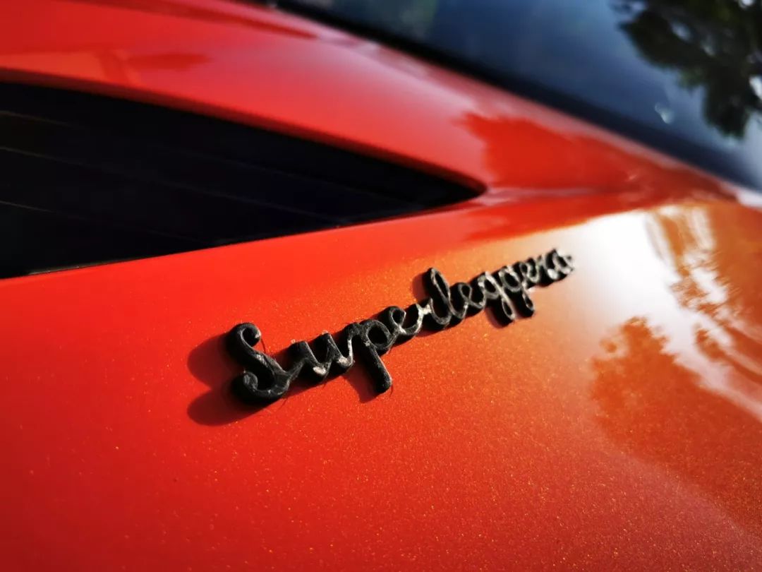 拉风、优雅还要够快?我只想到DBS Superleggera Volante