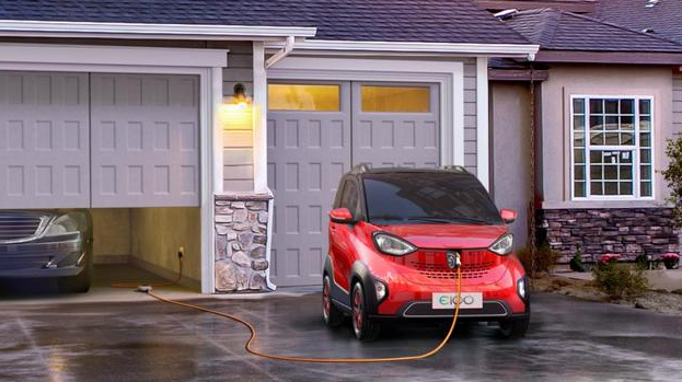 宝骏E100本月购车3.98万起 综合续航里程250km 堪比奔驰Smart