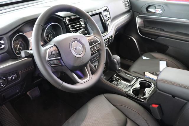 堪称全能型家用SUV,高性价比的Jeep大指挥官,还值得买吗?