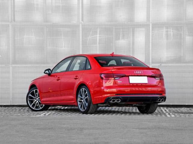 新款奥迪S4实车首曝,比A4运动太多,V6发动机4.7秒破百
