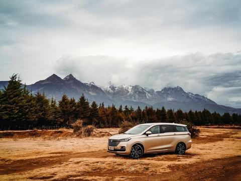 家用MPV热销新趋势 汉腾V7用产品力说话