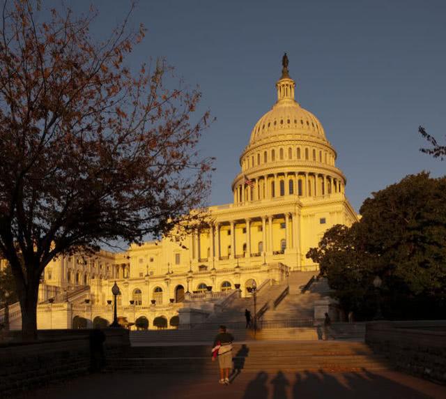 华盛顿人口_美驻俄大使抵达华盛顿称期待与美国zf人员交谈