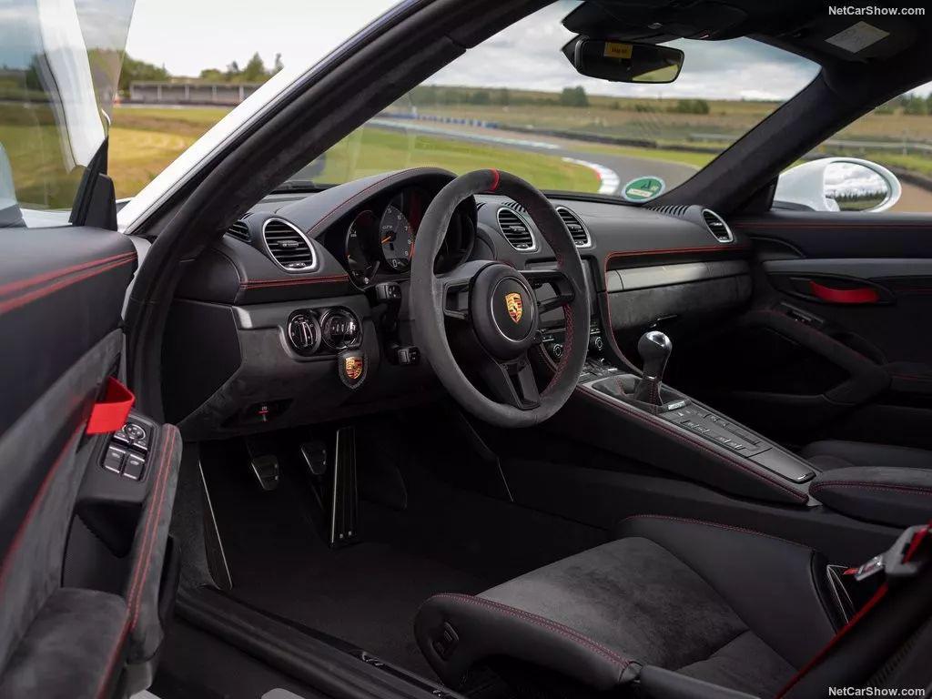 保时捷的车也能谈性价比?或许这台718 Cayman GT4真可以!