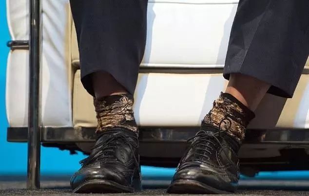 这个可能马上要当英国首相的男人 几天不换袜子？