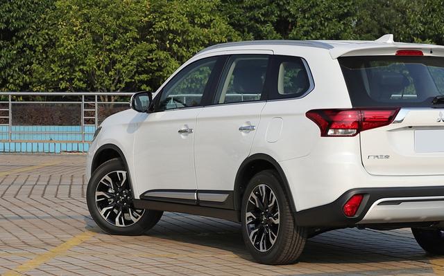 真不一定买奇骏,这日系SUV七座布局,起步2.0L+CVT,才17.68w
