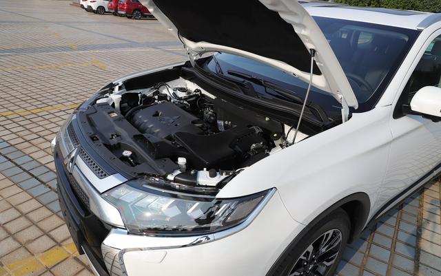 真不一定买奇骏,这日系SUV七座布局,起步2.0L+CVT,才17.68w