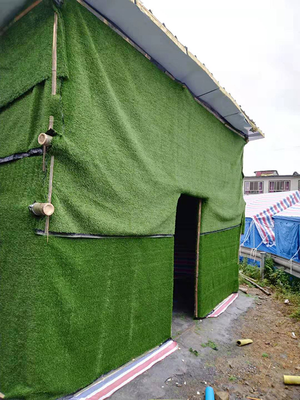 在建的安置房。 张书江 供图
