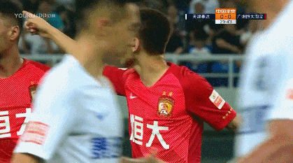 韦世豪微博遭泰达球迷围攻 恒大记者:是漏判阿奇娒彭犯规所致