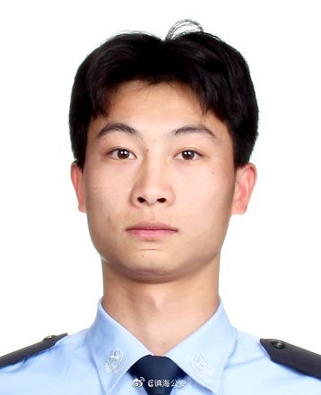 浙江宁波一辅警抓捕嫌疑人过程中高处跌落殉职