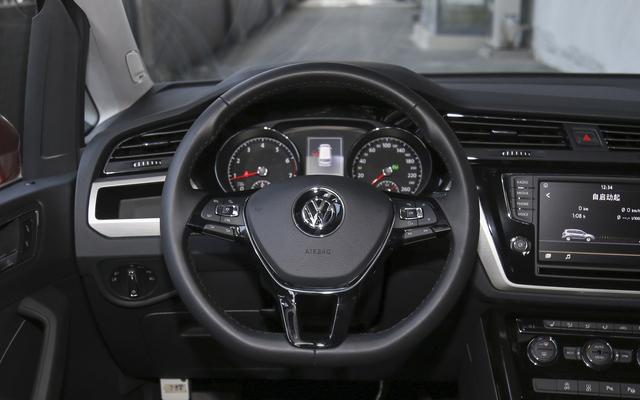 可惜一台德系车,轴距近2.8米,6座7座随便选,15w买的人却不多