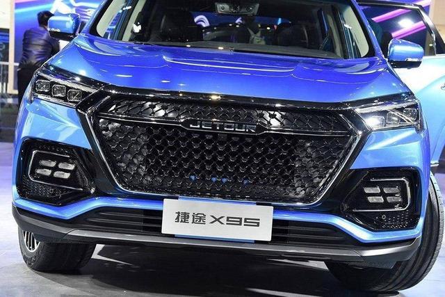 奇瑞终于亮出旗舰SUV,4.9米三种座椅布局,看内舱是路虎+奔驰?