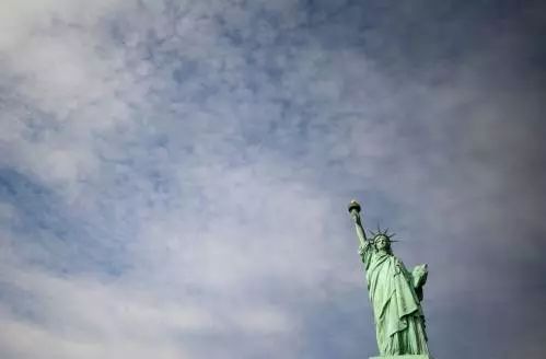 美财长发出警告:美国政府要没钱了